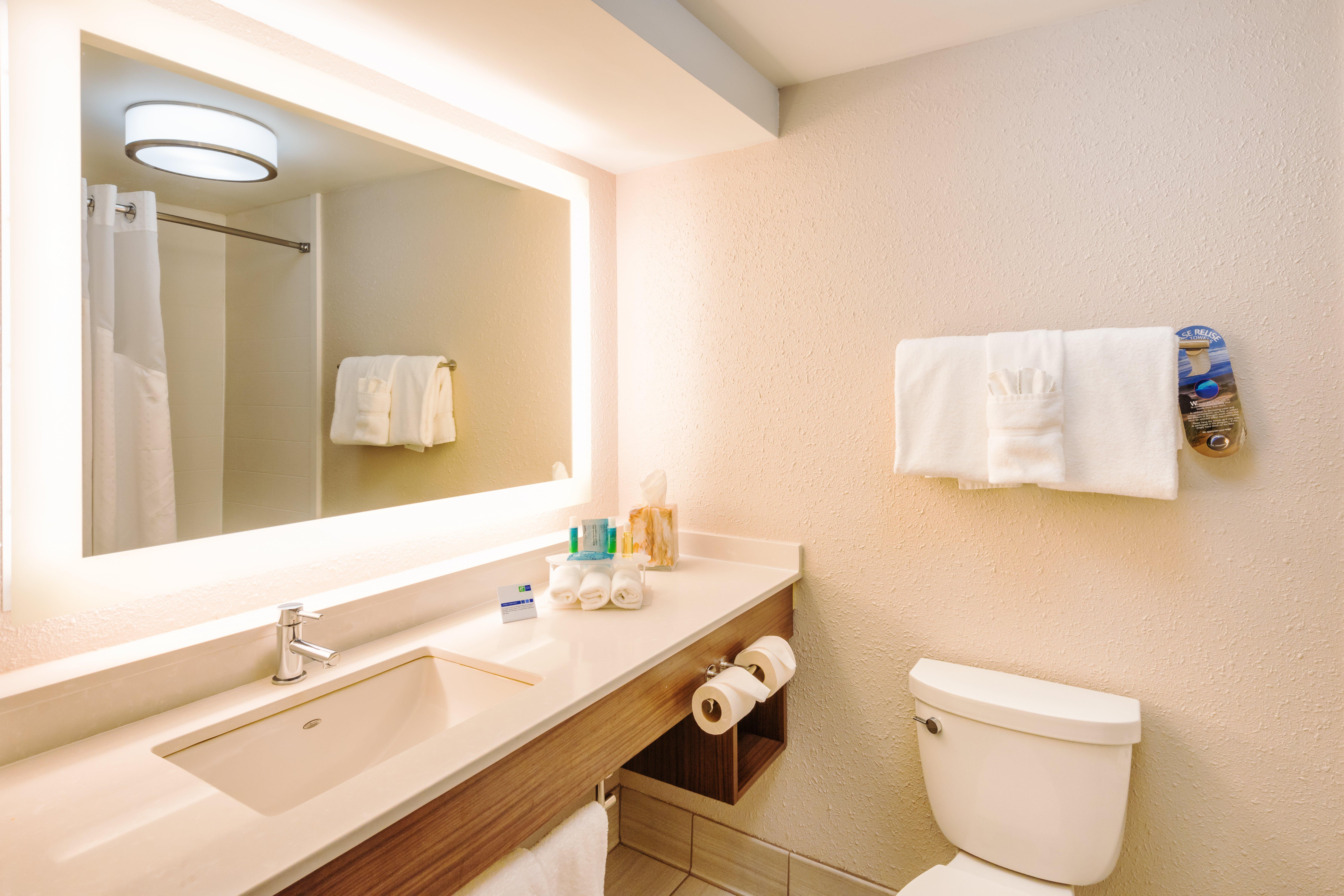 Holiday Inn Express Charleston Us Highway 17 & I-526 By Ihg Екстериор снимка