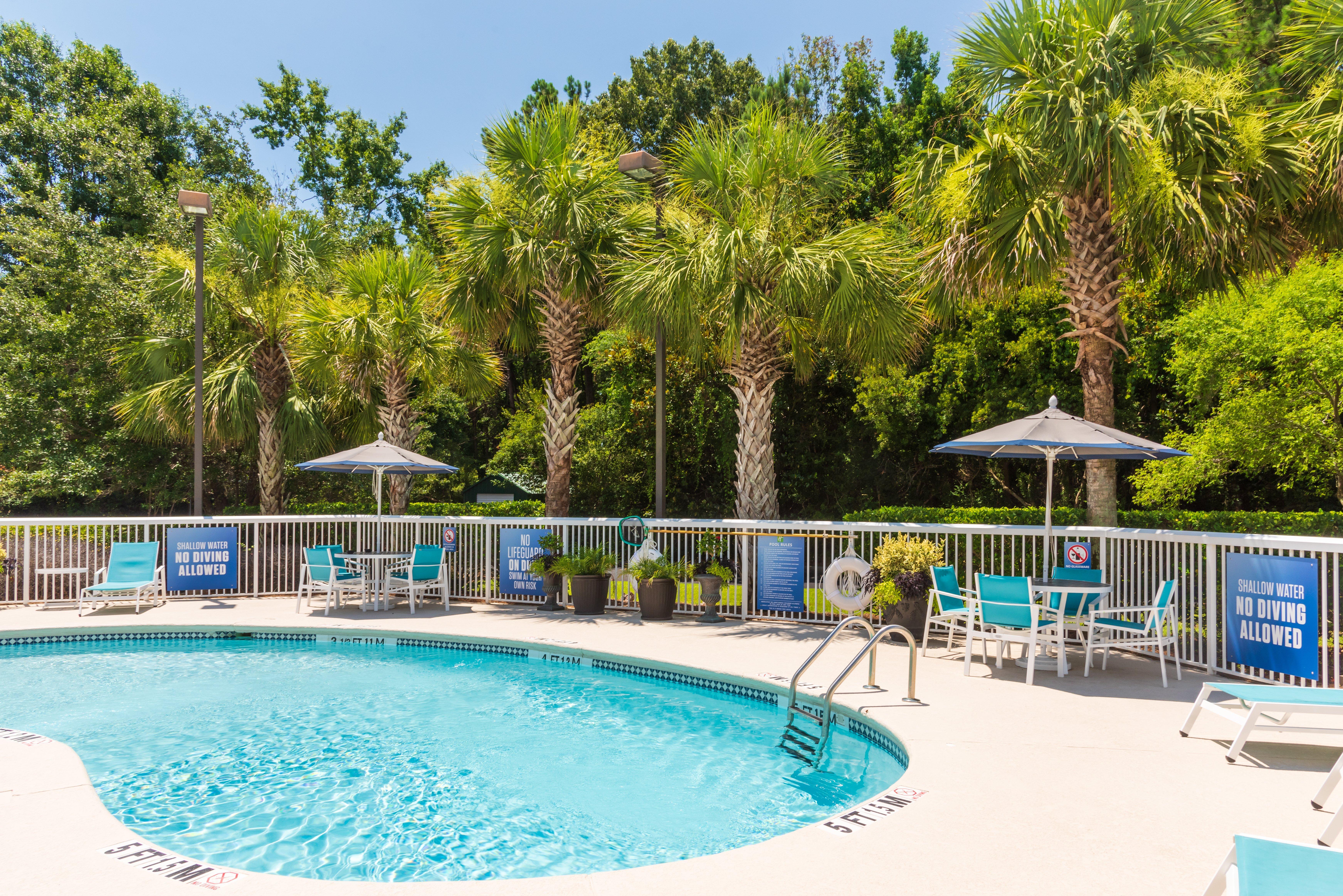 Holiday Inn Express Charleston Us Highway 17 & I-526 By Ihg Екстериор снимка