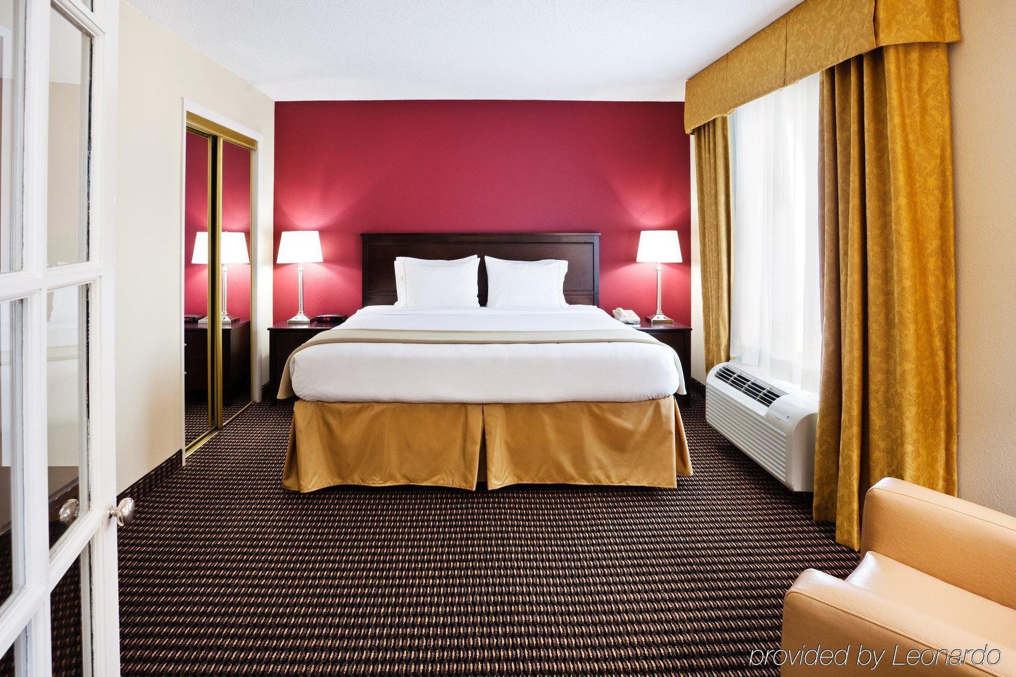 Holiday Inn Express Charleston Us Highway 17 & I-526 By Ihg Екстериор снимка