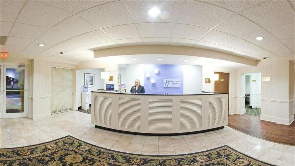 Holiday Inn Express Charleston Us Highway 17 & I-526 By Ihg Екстериор снимка