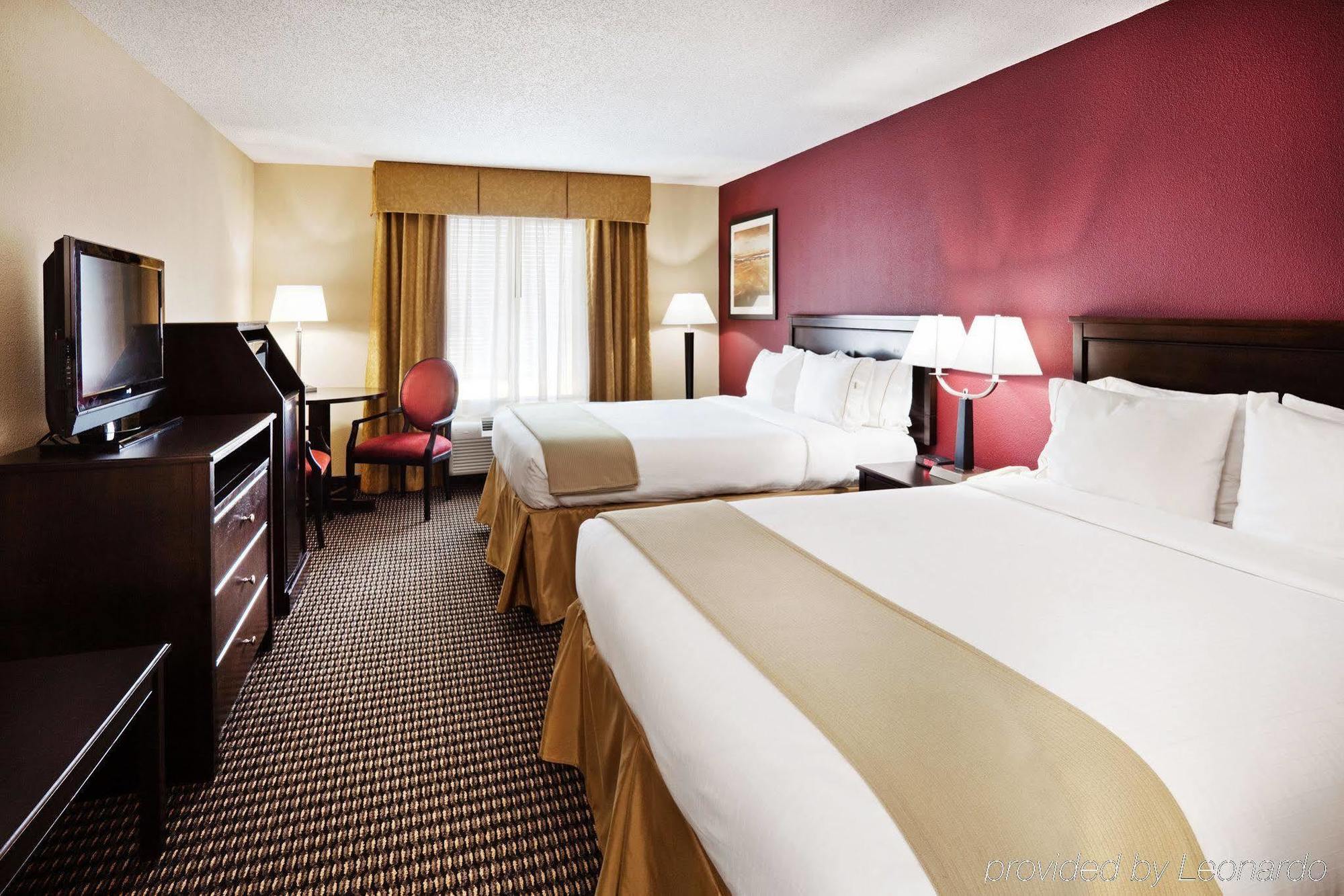 Holiday Inn Express Charleston Us Highway 17 & I-526 By Ihg Екстериор снимка